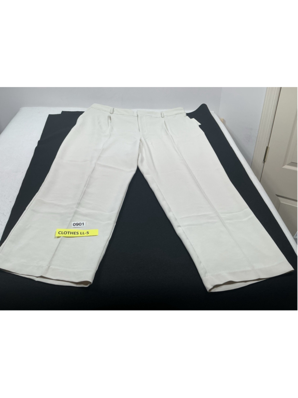 Women’s A New Day Cream Pleated Front High Rise Straight Leg Dress Pants 22 R